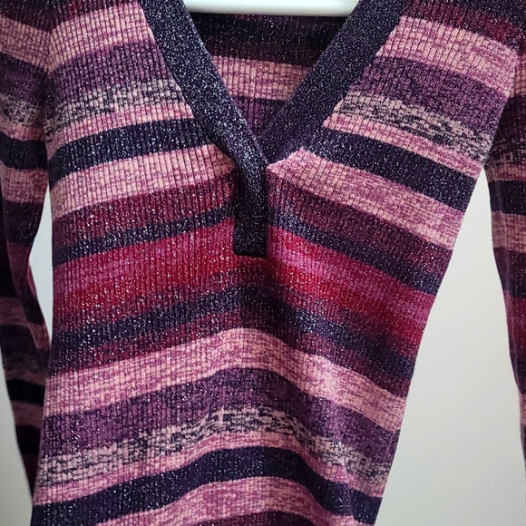 Guess sparkle top - Picture 2 of 3